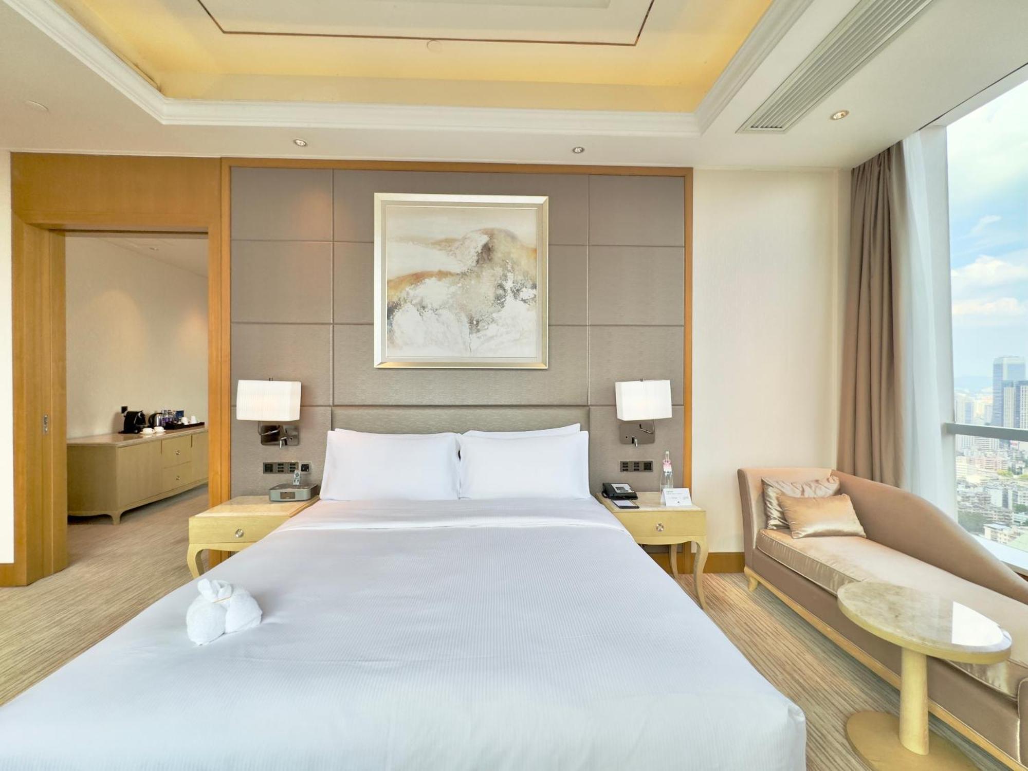 Doubletree By Hilton Guangzhou-Free Shuttle Bus To Canton Fair Complex & Overseas Buyer Registration Services During Canton Fair Period Екстериор снимка