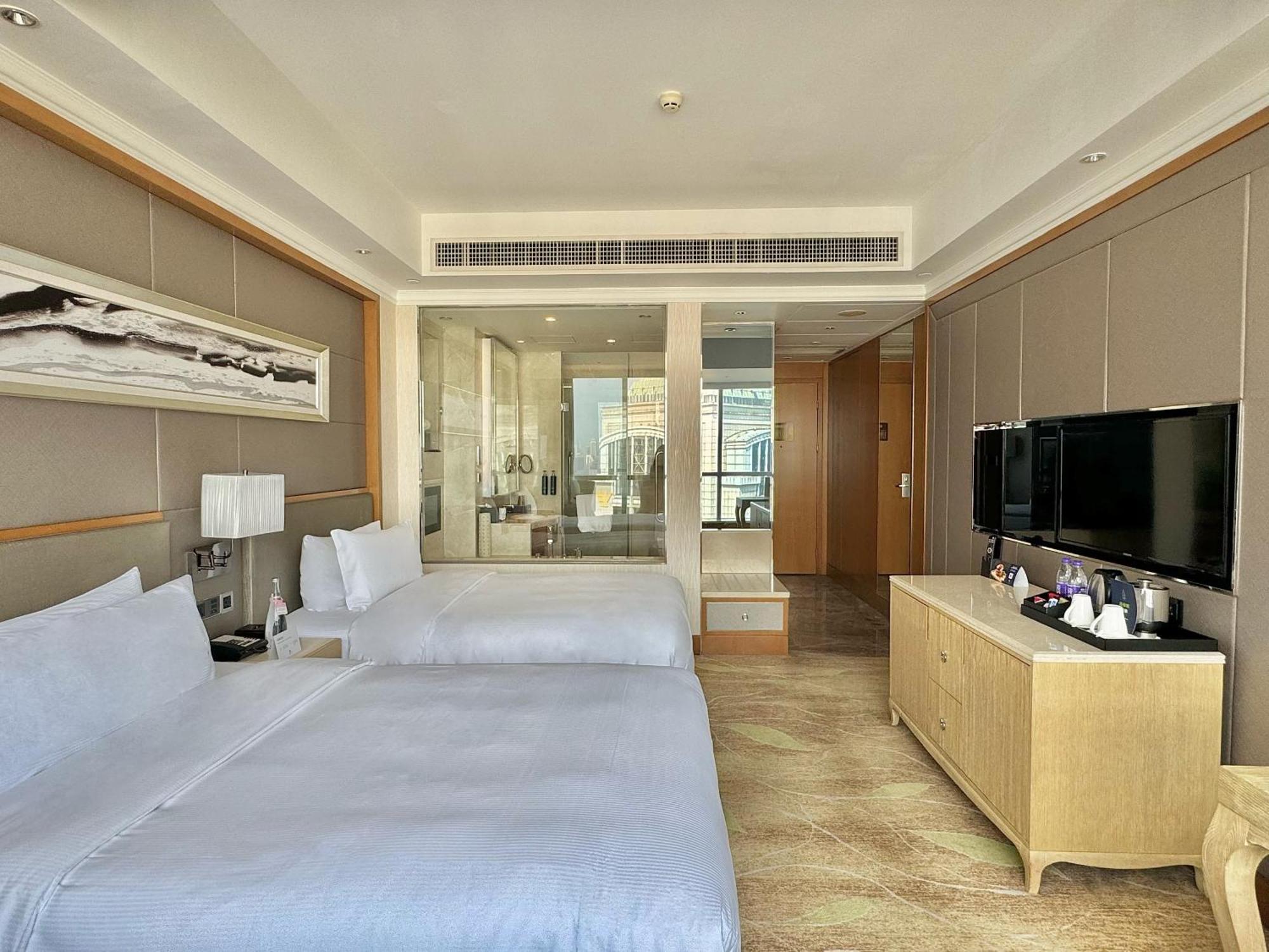 Doubletree By Hilton Guangzhou-Free Shuttle Bus To Canton Fair Complex & Overseas Buyer Registration Services During Canton Fair Period Екстериор снимка